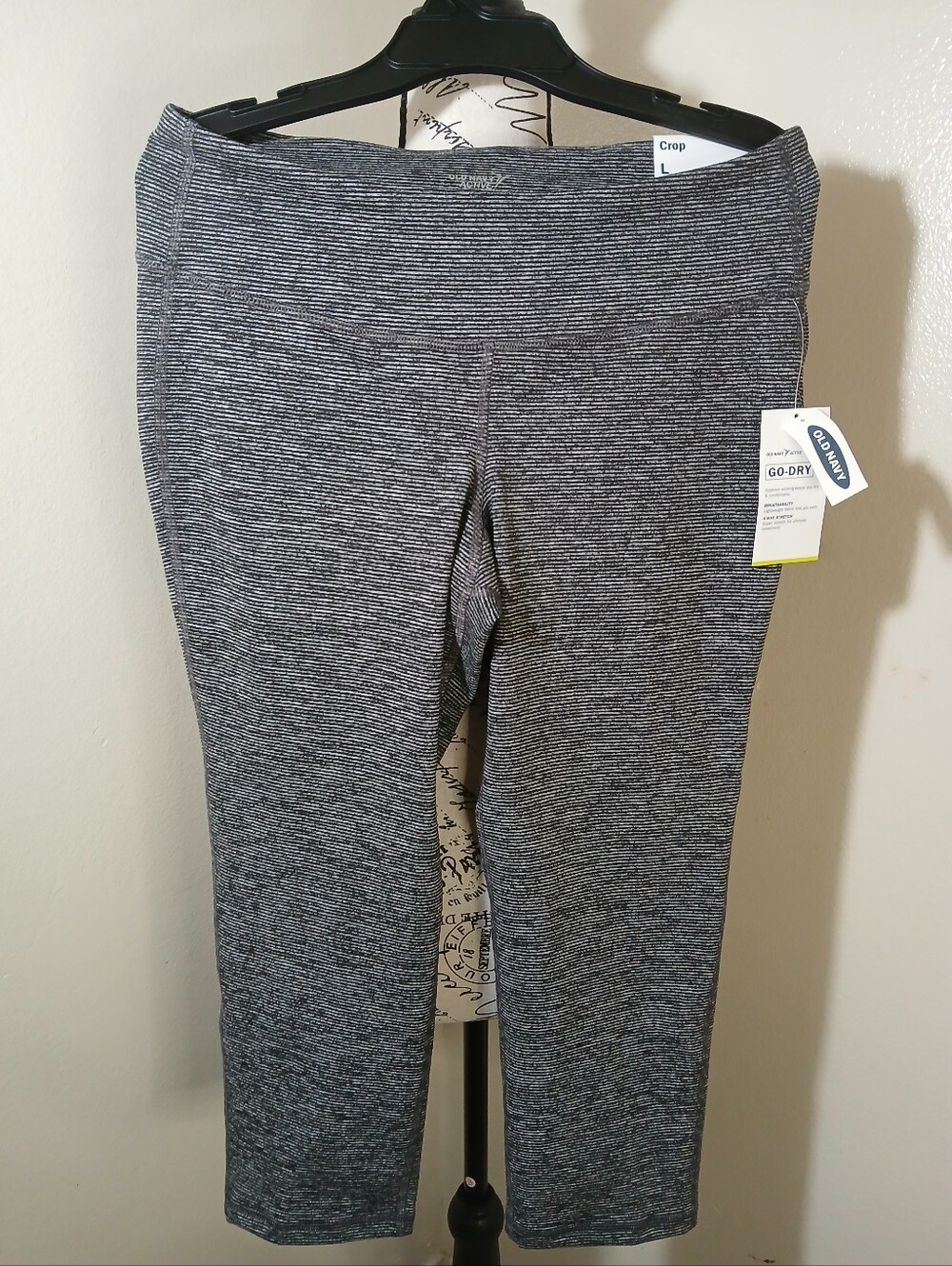 Old Navy Heathered Gray Girls' Go-Dry Crop Leggings